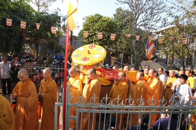 Hỉnh ảnh Lễ nhập kim quang cố Hòa Thượng Thích Đổng Quang