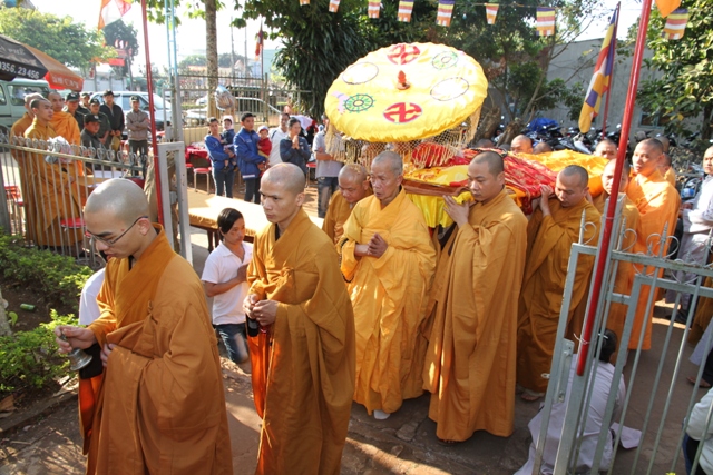 Hỉnh ảnh Lễ nhập kim quang cố Hòa Thượng Thích Đổng Quang
