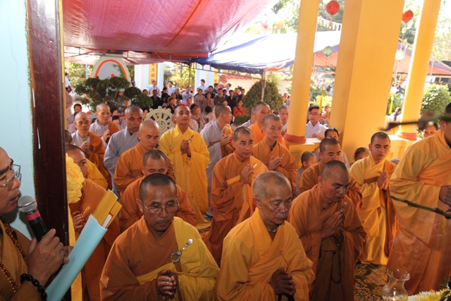 Hỉnh ảnh Lễ nhập kim quang cố Hòa Thượng Thích Đổng Quang
