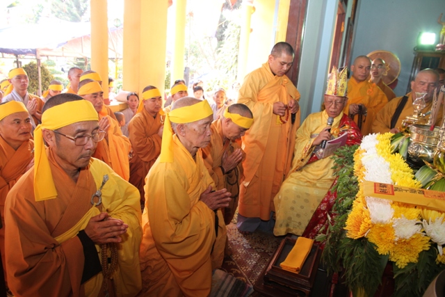 Hỉnh ảnh Lễ nhập kim quang cố Hòa Thượng Thích Đổng Quang