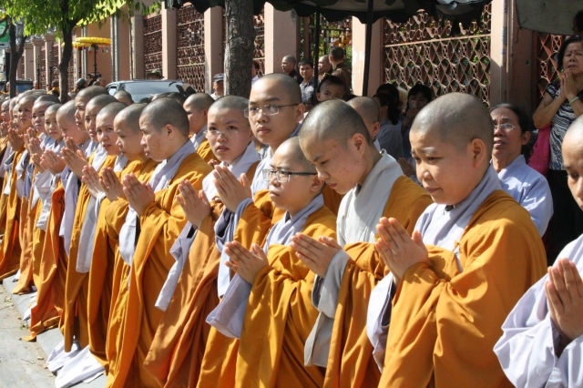Chùm ảnh: Phụng tống Di ảnh ĐLHT. Thích Trí Tịnh thăm viếng trụ sở TƯ GHPGVN - Văn phòng BTS GHPGVN Tp. HCM