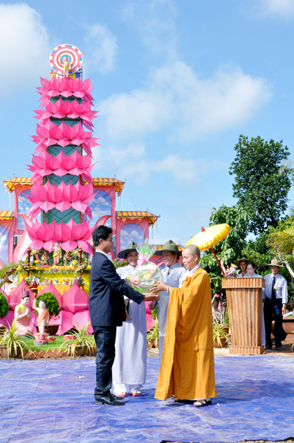 ĐĂKLĂC:HUYỆN KRÔNG-NĂNG TUẦN LỄ PHẬT ĐẢN
