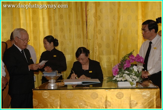 Chùm ảnh: Lãnh đạo Đảng, Nhà nước, Chính phủ viếng lễ tang ĐLHT. Thích Trí Tịnh