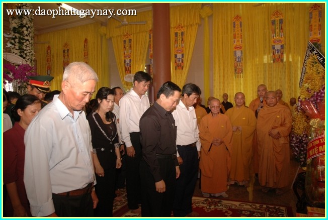 Chùm ảnh: Lãnh đạo Đảng, Nhà nước, Chính phủ viếng lễ tang ĐLHT. Thích Trí Tịnh