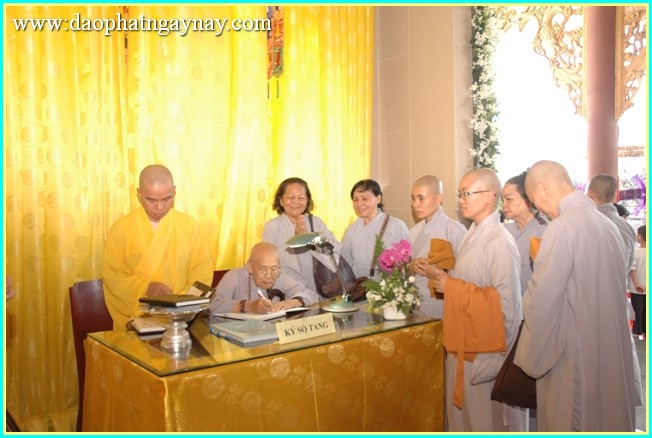 Chùm ảnh: Lãnh đạo Đảng, Nhà nước, Chính phủ viếng lễ tang ĐLHT. Thích Trí Tịnh
