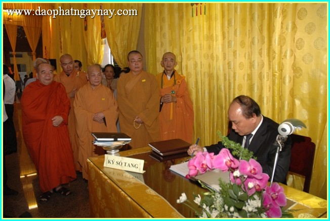 Chùm ảnh: Lãnh đạo Đảng, Nhà nước, Chính phủ viếng lễ tang ĐLHT. Thích Trí Tịnh