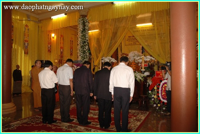 Chùm ảnh: Lãnh đạo Đảng, Nhà nước, Chính phủ viếng lễ tang ĐLHT. Thích Trí Tịnh