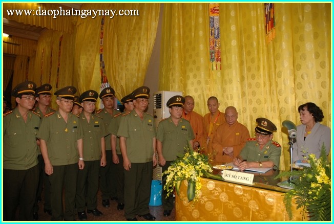 Chùm ảnh: Các phái đoàn viếng tang lễ ĐLHT. Thích Trí Tịnh ngày 30-03-2014