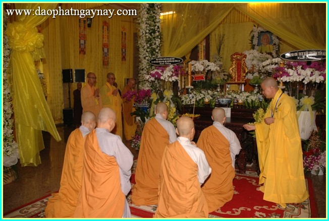 Chùm ảnh: Các phái đoàn viếng tang lễ ĐLHT. Thích Trí Tịnh ngày 30-03-2014