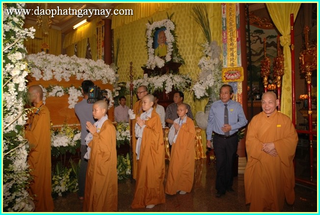 Chùm ảnh: Các phái đoàn viếng tang lễ ĐLHT. Thích Trí Tịnh ngày 30-03-2014