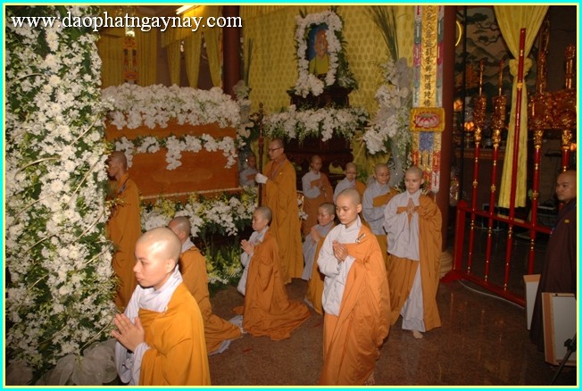 Chùm ảnh: Các phái đoàn viếng tang lễ ĐLHT. Thích Trí Tịnh ngày 30-03-2014