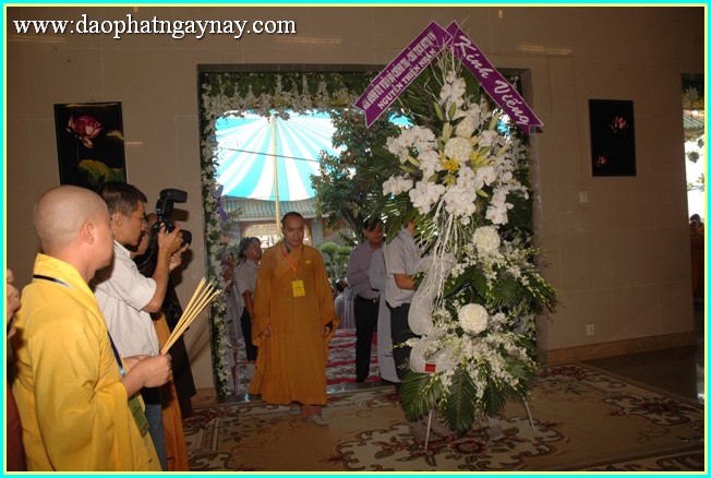 Chùm ảnh: Các phái đoàn viếng tang lễ ĐLHT. Thích Trí Tịnh ngày 30-03-2014
