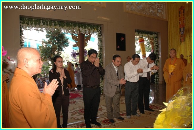 Chùm ảnh: Các phái đoàn viếng tang lễ ĐLHT. Thích Trí Tịnh ngày 30-03-2014