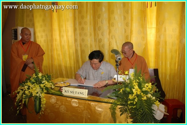 Chùm ảnh: Các phái đoàn viếng tang lễ ĐLHT. Thích Trí Tịnh ngày 30-03-2014