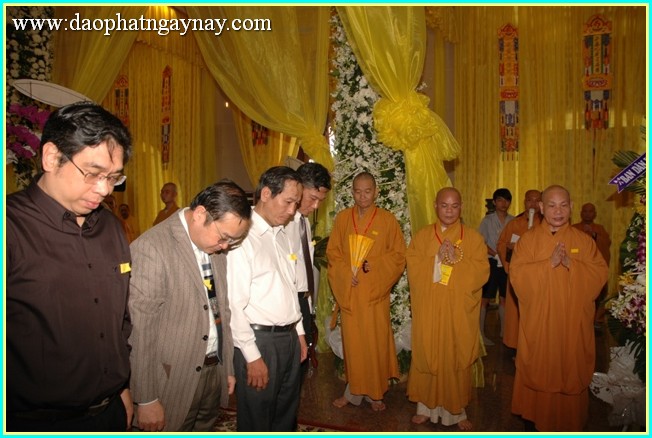 Chùm ảnh: Các phái đoàn viếng tang lễ ĐLHT. Thích Trí Tịnh ngày 30-03-2014