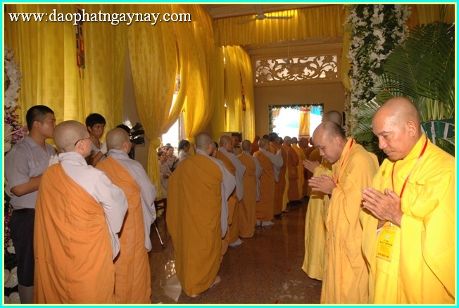 Chùm ảnh: Các phái đoàn viếng tang lễ ĐLHT. Thích Trí Tịnh ngày 30-03-2014