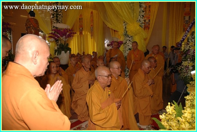 Chùm ảnh: Các phái đoàn viếng tang lễ ĐLHT. Thích Trí Tịnh ngày 30-03-2014