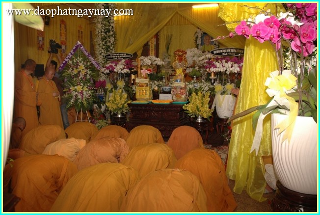 Chùm ảnh: Các phái đoàn viếng tang lễ ĐLHT. Thích Trí Tịnh ngày 30-03-2014