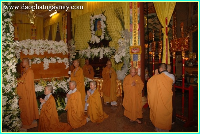 Chùm ảnh: Các phái đoàn viếng tang lễ ĐLHT. Thích Trí Tịnh ngày 30-03-2014
