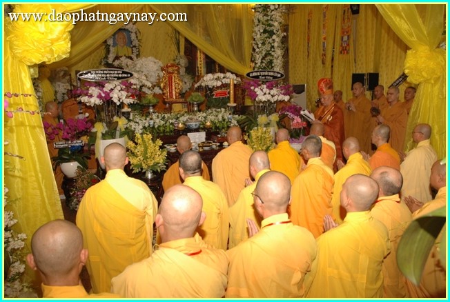 Chùm ảnh: Các phái đoàn viếng tang lễ ĐLHT. Thích Trí Tịnh ngày 30-03-2014