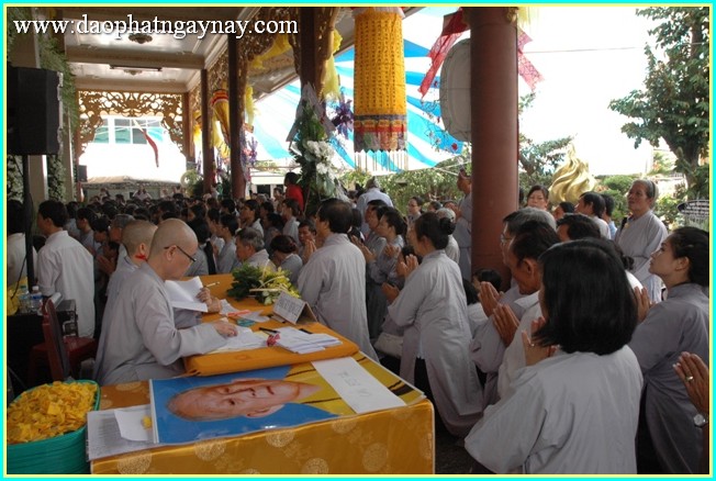 Chùm ảnh: Các phái đoàn viếng tang lễ ĐLHT. Thích Trí Tịnh ngày 30-03-2014