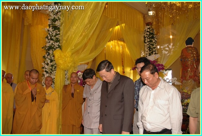 Chùm ảnh: Các phái đoàn viếng tang lễ ĐLHT. Thích Trí Tịnh ngày 30-03-2014