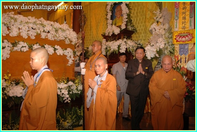 Chùm ảnh: Các phái đoàn viếng tang lễ ĐLHT. Thích Trí Tịnh ngày 30-03-2014