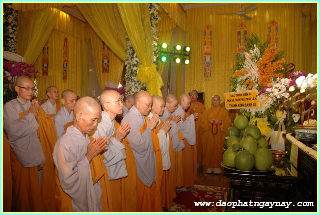 Chùm ảnh: Các phái đoàn viếng Giác linh ĐLHT. Thích Trí Tịnh buổi sáng ngày 01-04-2014