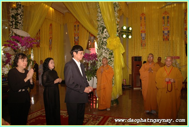Chùm ảnh: Các phái đoàn viếng Giác linh ĐLHT. Thích Trí Tịnh buổi sáng ngày 01-04-2014