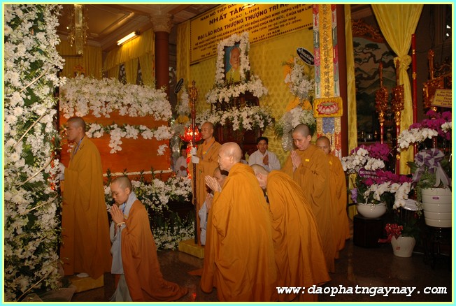 Chùm ảnh: Các phái đoàn viếng Giác linh ĐLHT. Thích Trí Tịnh buổi sáng ngày 01-04-2014