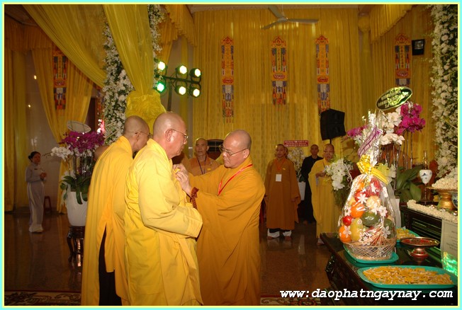 Chùm ảnh: Các phái đoàn viếng Giác linh ĐLHT. Thích Trí Tịnh buổi sáng ngày 01-04-2014