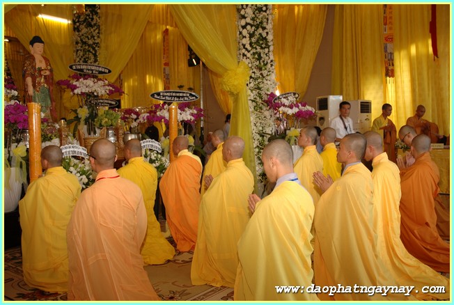 Chùm ảnh: Các phái đoàn viếng Giác linh ĐLHT. Thích Trí Tịnh buổi sáng ngày 01-04-2014