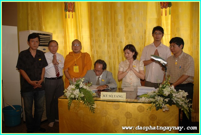 Chùm ảnh: Các phái đoàn viếng Giác linh ĐLHT. Thích Trí Tịnh buổi sáng ngày 02-04-2014