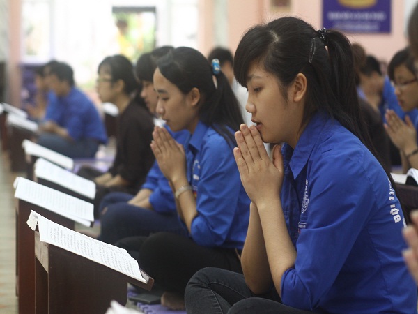 Hà Nội: Tụng kinh cầu siêu và cầu an cho các bé bị bệnh Sởi