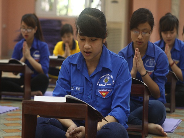 Hà Nội: Tụng kinh cầu siêu và cầu an cho các bé bị bệnh Sởi