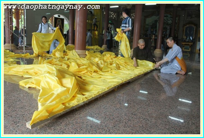 Chùm ảnh: Công tác trần thiết tang lễ Đại lão HT. Thích Trí Tịnh