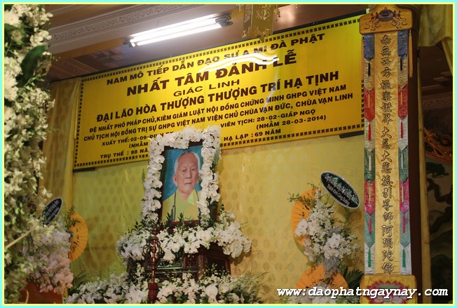 Chùm ảnh: Các phái đoàn viếng Giác linh ĐLHT. Thích Trí Tịnh buổi sáng ngày 01-04-2014