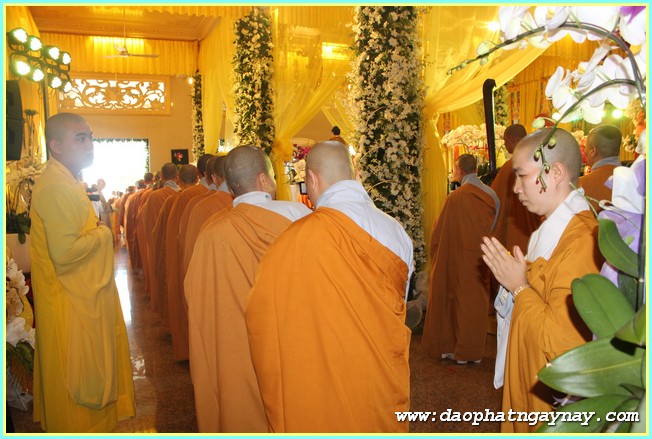 Chùm ảnh: Các phái đoàn viếng Giác linh ĐLHT. Thích Trí Tịnh buổi sáng ngày 01-04-2014
