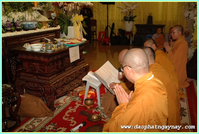 Chùm ảnh: Các phái đoàn viếng Giác linh ĐLHT. Thích Trí Tịnh buổi sáng ngày 01-04-2014
