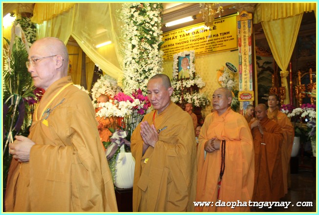 Chùm ảnh: Các phái đoàn viếng Giác linh ĐLHT. Thích Trí Tịnh buổi chiều ngày 01-04-2014