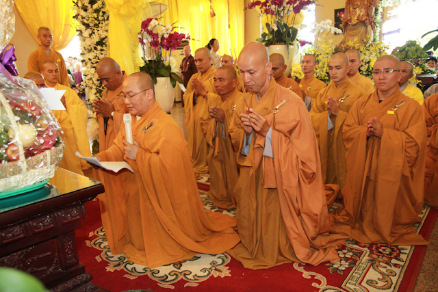 Chùm ảnh: Các phái đoàn viếng tang lễ ĐLHT. Thích Trí Tịnh ngày 30-03-2014