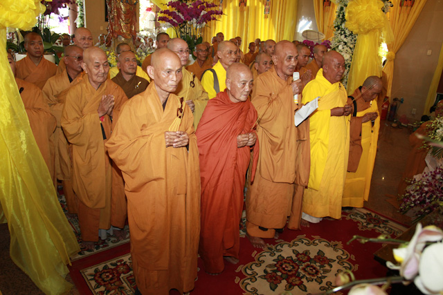 Chùm ảnh: Các phái đoàn viếng tang lễ ĐLHT. Thích Trí Tịnh ngày 30-03-2014