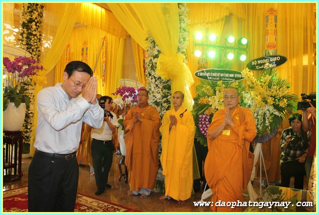 Chùm ảnh: Các phái đoàn viếng Giác linh ĐLHT. Thích Trí Tịnh buổi chiều ngày 01-04-2014