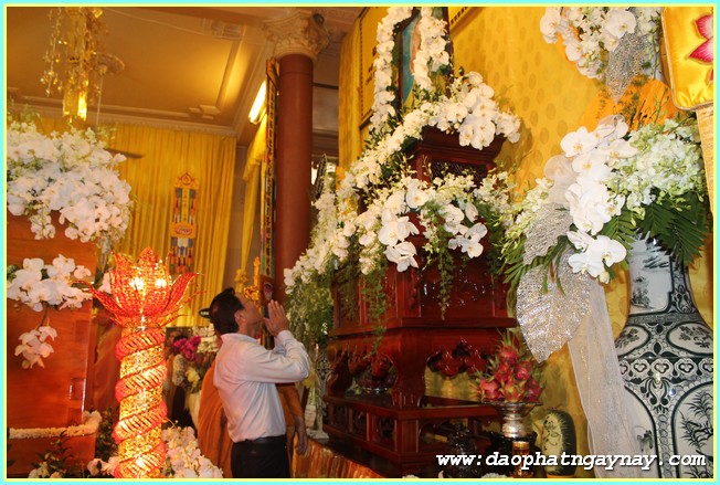 Chùm ảnh: Các phái đoàn viếng Giác linh ĐLHT. Thích Trí Tịnh buổi chiều ngày 01-04-2014