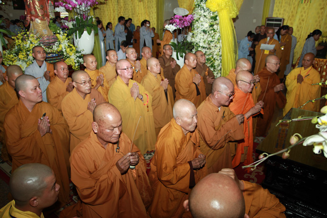 Chùm ảnh: Các phái đoàn viếng tang lễ ĐLHT. Thích Trí Tịnh ngày 30-03-2014