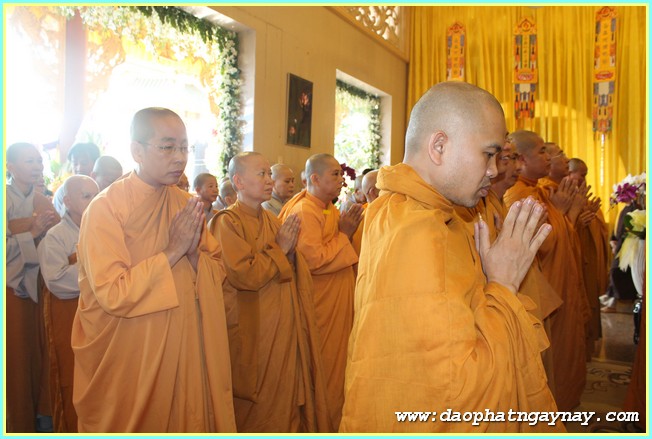 Chùm ảnh: Các phái đoàn viếng Giác linh ĐLHT. Thích Trí Tịnh buổi chiều ngày 01-04-2014
