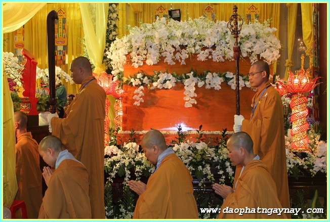 Chùm ảnh: Các phái đoàn viếng Giác linh ĐLHT. Thích Trí Tịnh buổi chiều ngày 01-04-2014