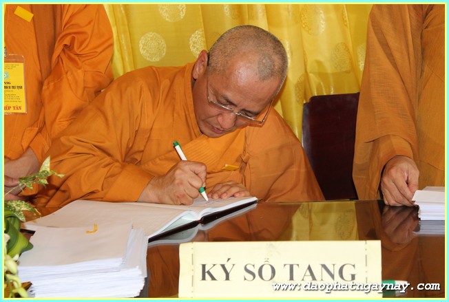 Chùm ảnh: Các phái đoàn viếng Giác linh ĐLHT. Thích Trí Tịnh buổi chiều ngày 01-04-2014