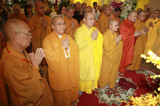 Chùm ảnh: Các phái đoàn viếng tang lễ ĐLHT. Thích Trí Tịnh ngày 30-03-2014