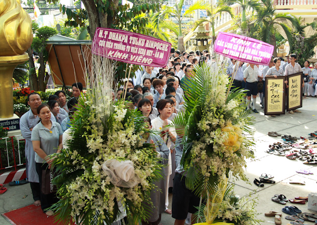Chùm ảnh: Các phái đoàn viếng tang lễ ĐLHT. Thích Trí Tịnh ngày 30-03-2014